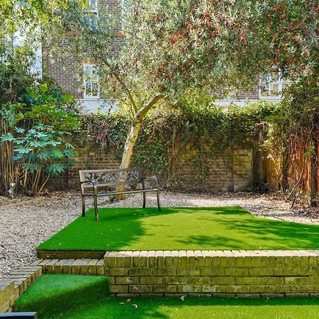 3 Bedroom Mews Home - Clapham Common - Free Private Parking - Sleeps 5 - Newly Refurbished - Sweetpea & Pillow Properties ลอนดอน ภายนอก รูปภาพ