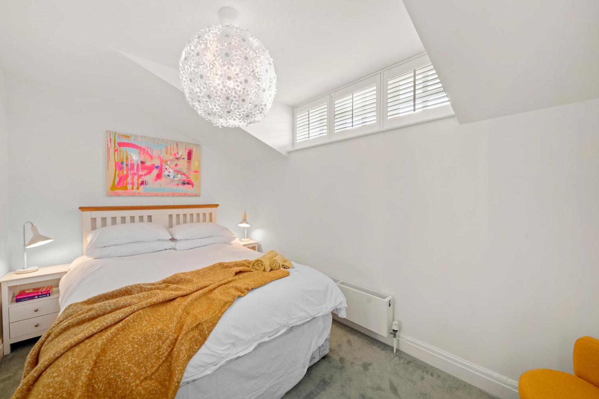 3 Bedroom Mews Home - Clapham Common - Free Private Parking - Sleeps 5 - Newly Refurbished - Sweetpea & Pillow Properties ลอนดอน ภายนอก รูปภาพ