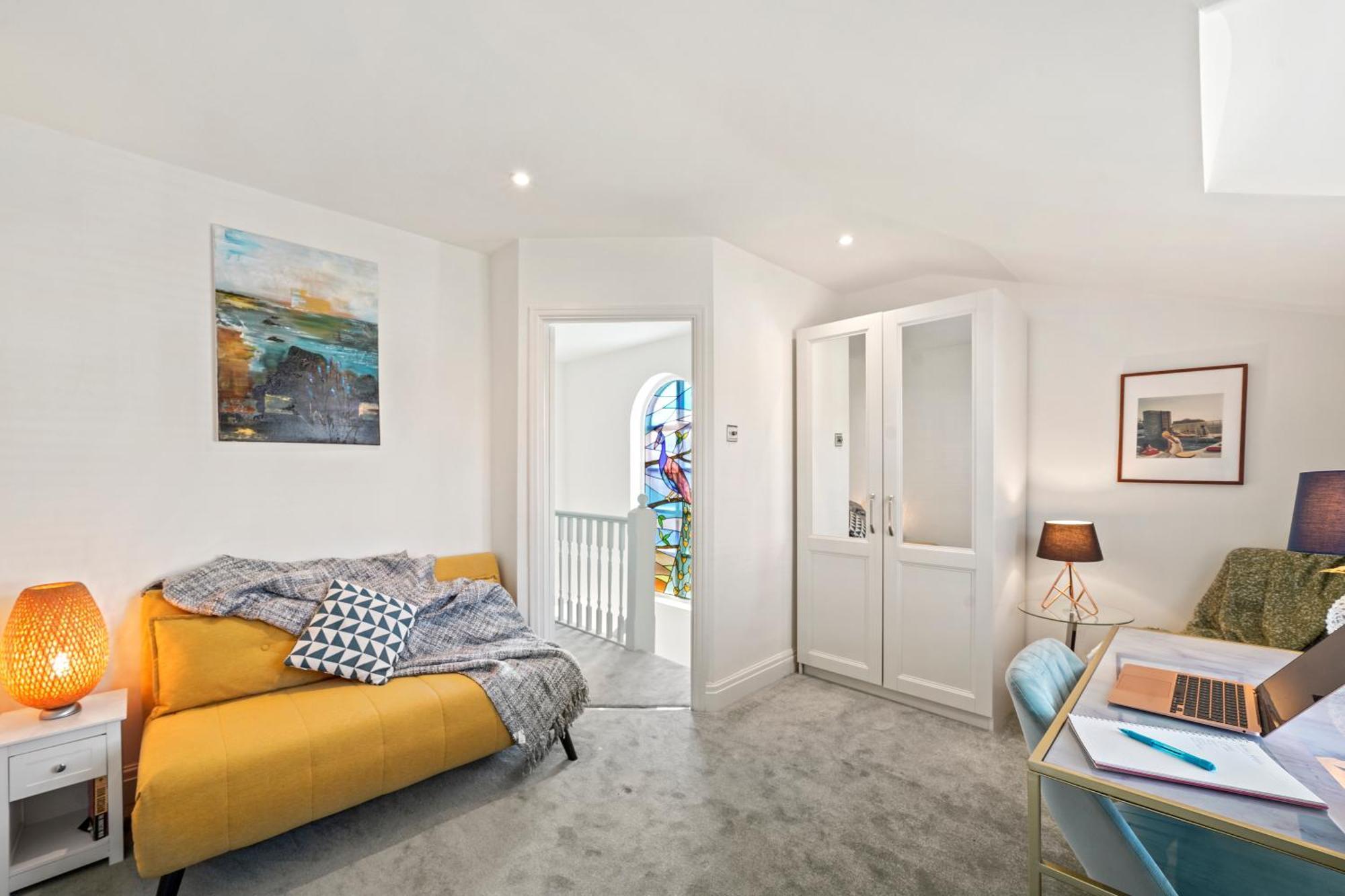 3 Bedroom Mews Home - Clapham Common - Free Private Parking - Sleeps 5 - Newly Refurbished - Sweetpea & Pillow Properties ลอนดอน ภายนอก รูปภาพ